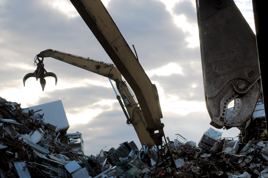 Scrap Metal | Plakos Scrap Processing Inc. | Scrap Metal Recycling Professional Services | Brooklyn, NY | Phone: 718.385.0707 Fax: 718.385.0721 | plakosscrap2@gmail.com